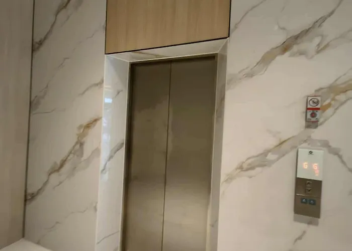 Brand New!! Lights At Congressional Towne Center Tower 2!! Apartamento